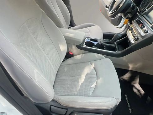 Used 2019 Hyundai Sonata SE FWD image 19