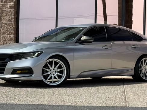 Used 2018 Honda Accord Sport image 3