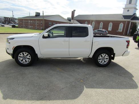 Used 2022 Nissan Frontier SV w/ Technology Package image 6