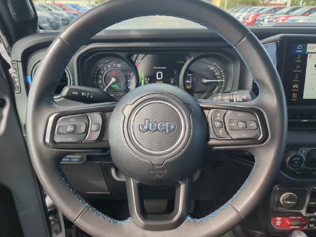 Used 2024 Jeep Wrangler Unlimited Rubicon 4xe AWD/4WD image 32