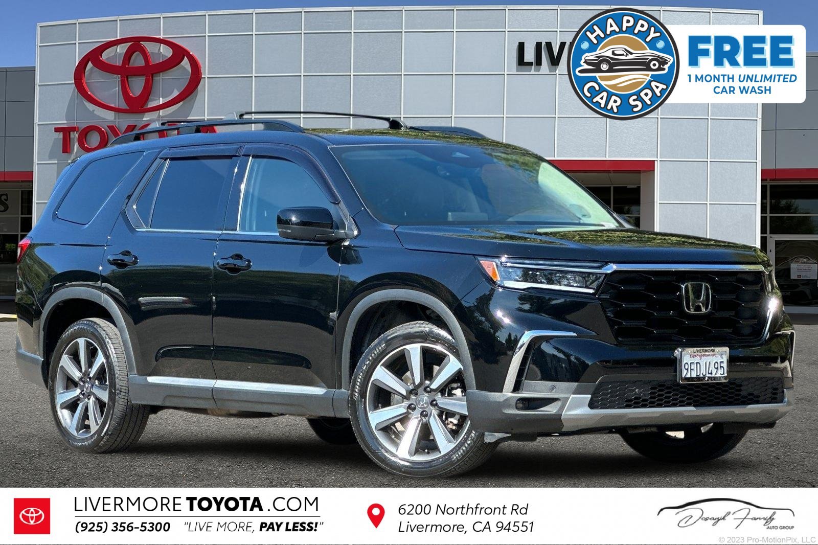 Used 2023 Honda Pilot Touring image 1