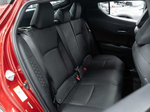 Used 2019 Toyota C-HR Limited FWD image 12