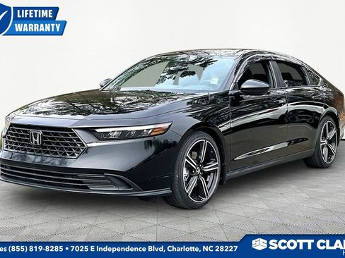 Used 2024 Honda Accord Sport image 3