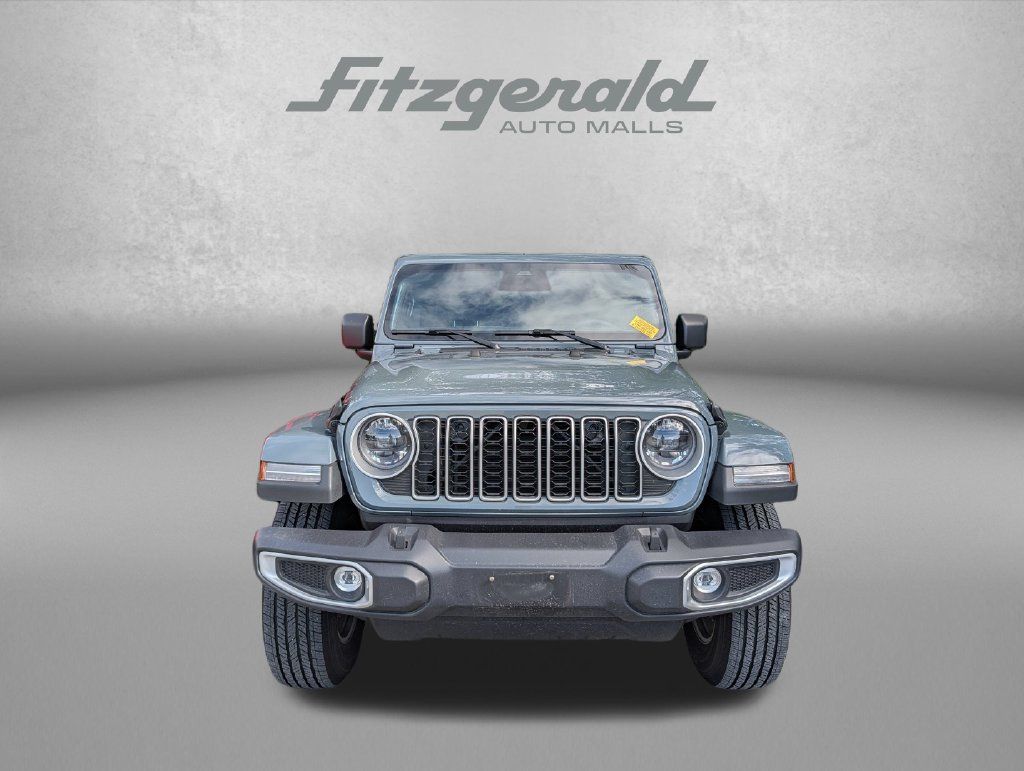 Used 2026 Jeep Wrangler Unlimited Sahara AWD/4WD image 2