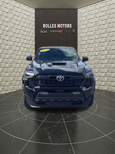 Used 2025 Toyota Tacoma TRD Sport w/ TRD Sport Upgrade Package AWD/4WD image 16