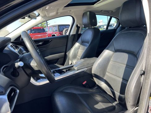 Used 2020 Jaguar XE S RWD image 21