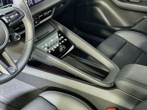 Certified 2026 Porsche Macan GTS Electric AWD/4WD image 21