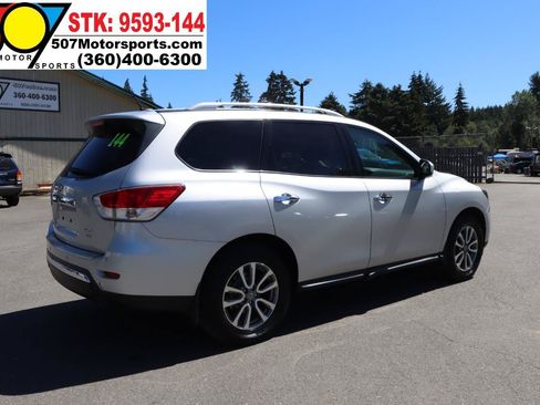 Used 2015 Nissan Pathfinder SV w/ Cargo Package AWD/4WD image 8