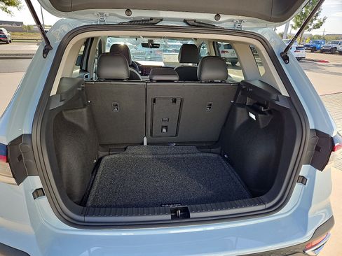 New 2027 Volkswagen Taos SE FWD image 12