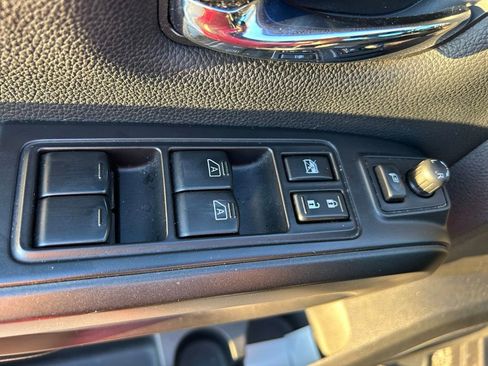 Used 2021 Nissan Titan PRO-4X w/ Pro-4x Convenience Package AWD/4WD image 18