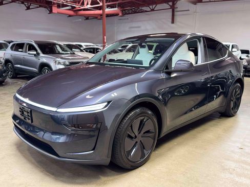 Used 2026 Tesla Model Y Long Range AWD/4WD image 10