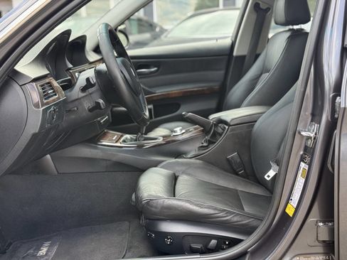 Used 2006 BMW 330i Sedan RWD image 11