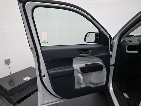 New 2026 Ford Maverick XLT w/ XLT Luxury Package FWD image 9