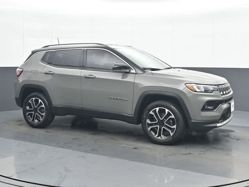 Used 2022 Jeep Compass Limited image 8
