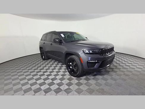 Used 2024 Jeep Grand Cherokee Limited w/ Black Appearance Package RWD image 33