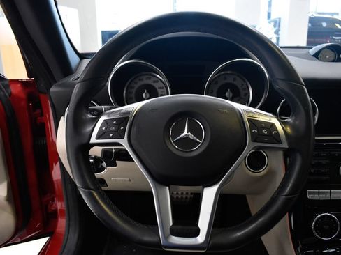 Used 2014 Mercedes-Benz SLK 250 image 23