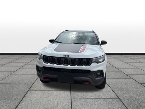 Used 2025 Jeep Compass Trailhawk AWD/4WD image 32