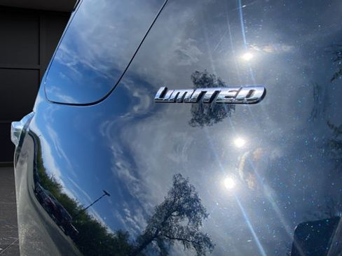 Used 2022 Toyota 4Runner Limited AWD/4WD image 34