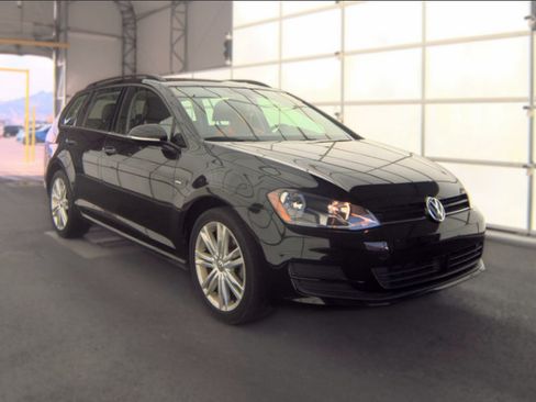 Used 2016 Volkswagen Golf Limited Edition FWD image 5
