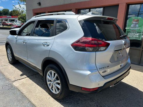 Used 2020 Nissan Rogue SV AWD/4WD image 3