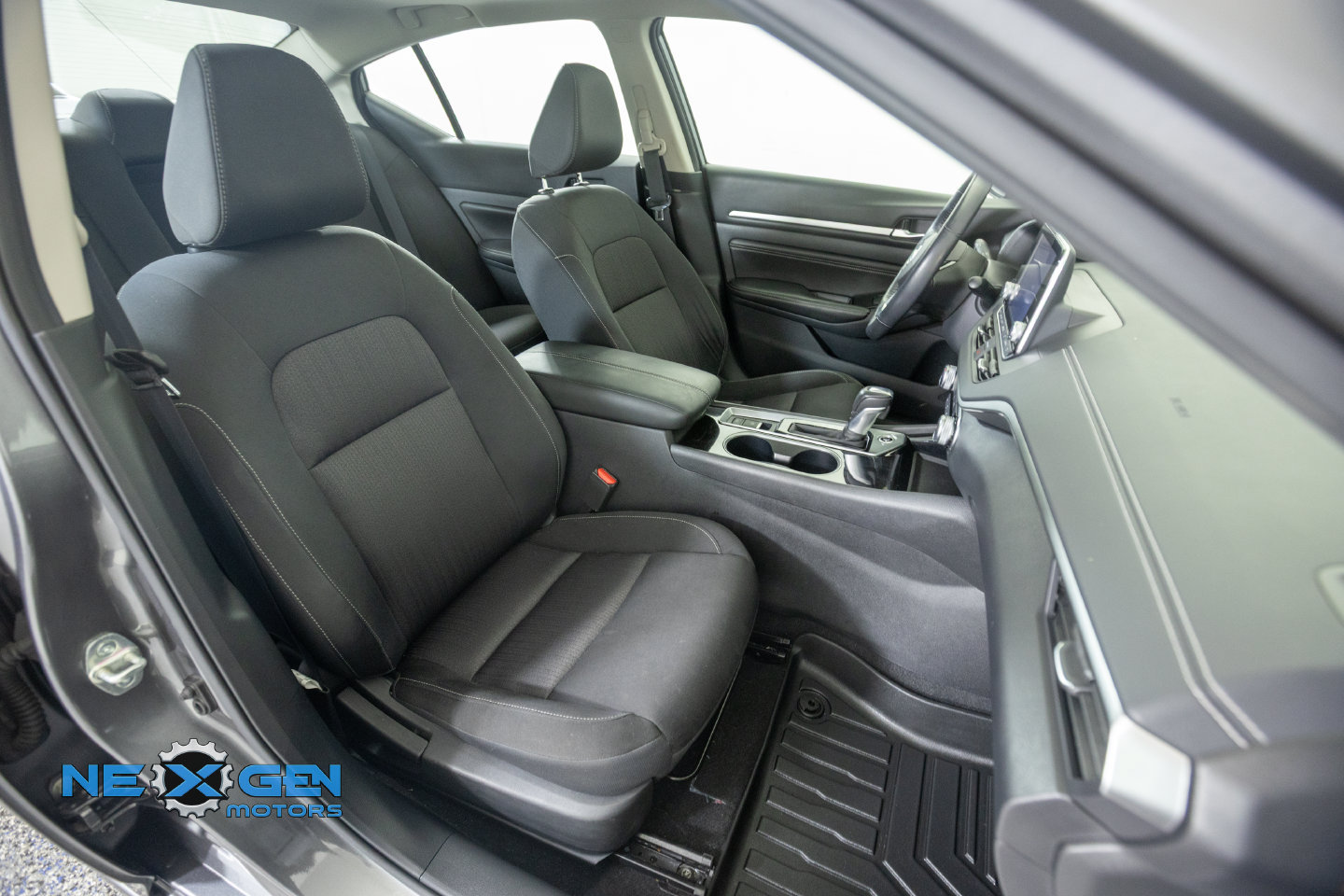 Used 2021 Nissan Altima 2.5 SV w/ SV Premium Package FWD image 10