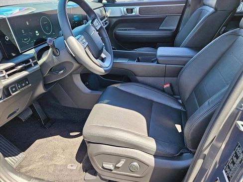 Used 2025 Hyundai Santa Fe Limited FWD image 15