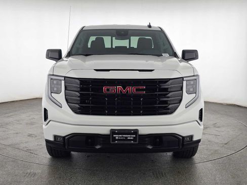 Used 2025 GMC Sierra 1500 Elevation w/ Preferred Package AWD/4WD image 10