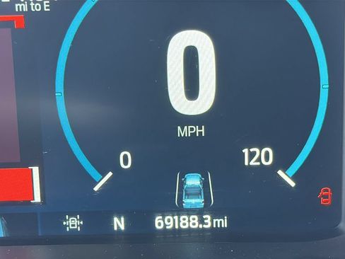 Used 2022 Ford F150 Lariat AWD/4WD image 9
