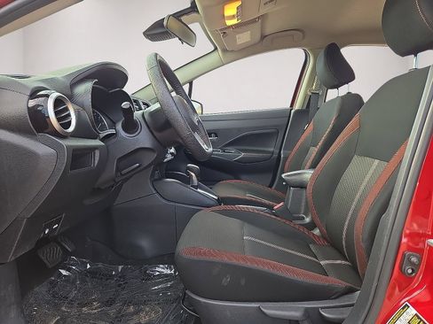 Used 2025 Nissan Versa SR FWD image 23