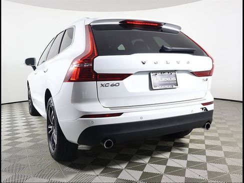 Used 2020 Volvo XC60 T6 Momentum AWD/4WD image 4