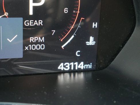 Used 2023 GMC Canyon Denali w/ Denali Black Edition image 21