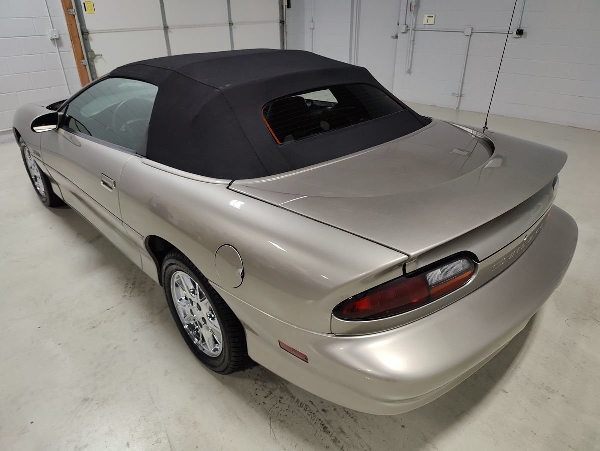 Used 2002 Chevrolet Camaro Z28 RWD image 22