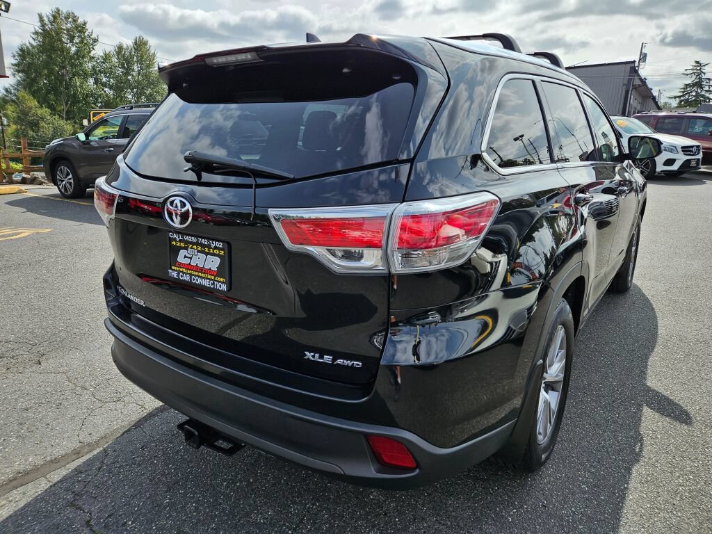 Used 2015 Toyota Highlander XLE AWD/4WD image 4