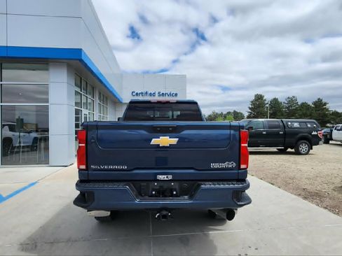 Used 2024 Chevrolet Silverado 2500 High Country w/ High Country Premium Package image 6
