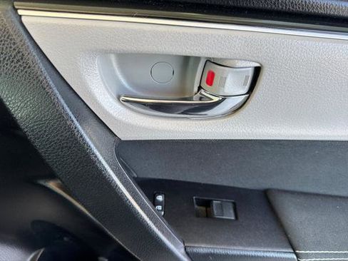 Certified 2019 Toyota Corolla LE FWD image 17