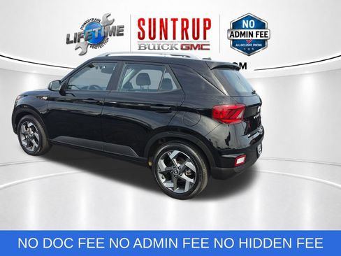 Used 2025 Hyundai Venue SEL FWD image 3