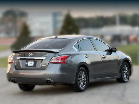Used 2015 Nissan Altima 2.5 S w/ Special Edition Package FWD image 9