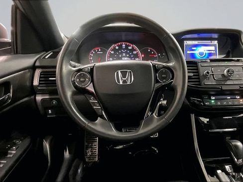 Used 2017 Honda Accord Sport image 5