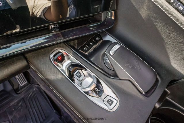 Used 2025 Chevrolet Corvette Stingray Premium Cpe w/ Z51 Performance Package RWD image 38