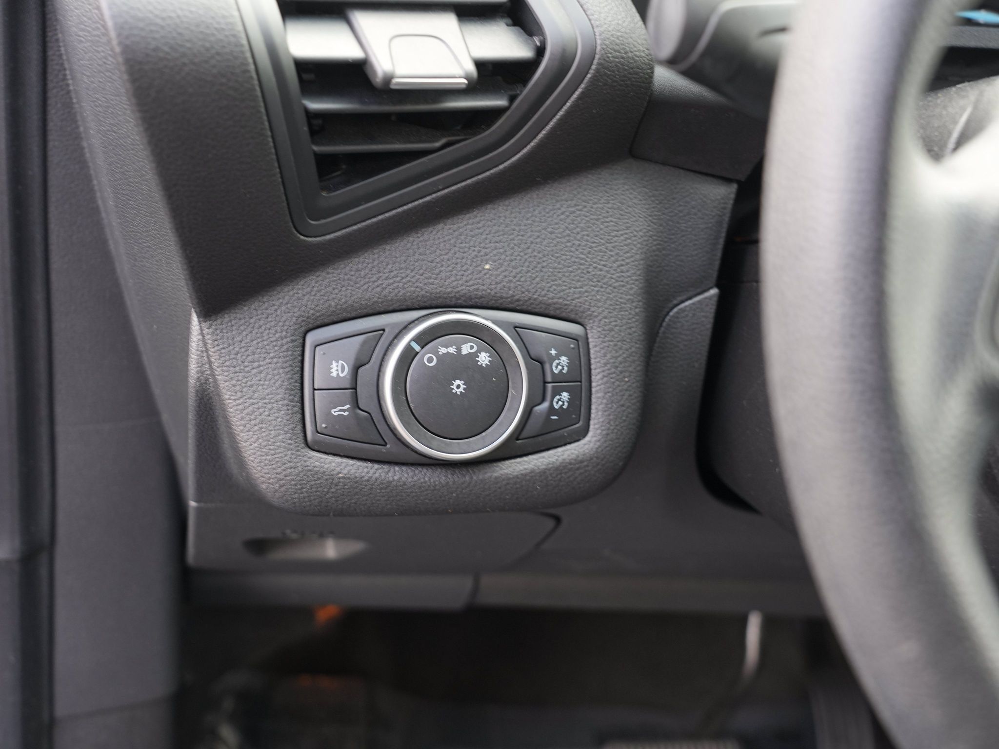 Used 2018 Ford Escape SE AWD/4WD image 18