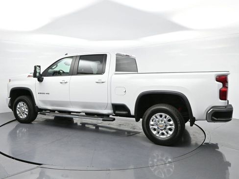 Used 2025 Chevrolet Silverado 2500 LT AWD/4WD image 5