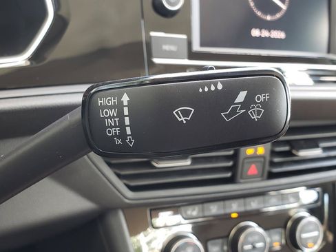 Used 2021 Volkswagen Jetta SE w/ SE Cold Weather Package FWD image 26