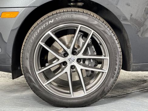 Certified 2025 Porsche Macan image 32