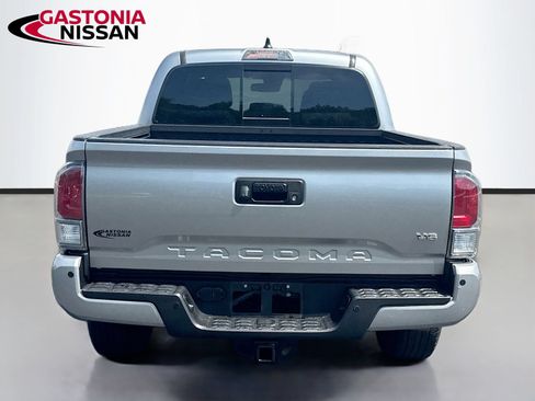 Used 2022 Toyota Tacoma TRD Off-Road w/ Technology Package AWD/4WD image 7