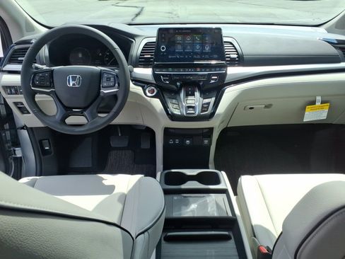 New 2026 Honda Odyssey Touring image 12
