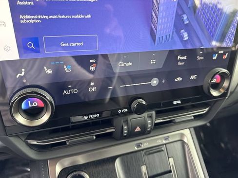 Used 2024 Lexus GX 550 w/ Accessory Package (31) AWD/4WD image 19