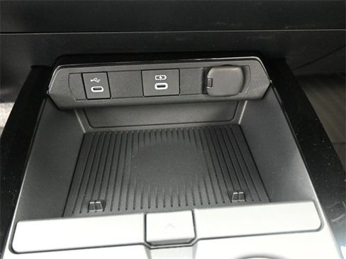 New 2026 Toyota Prius LE image 4