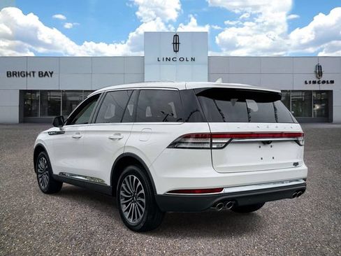 Used 2023 Lincoln Aviator AWD w/ Premium Package image 4