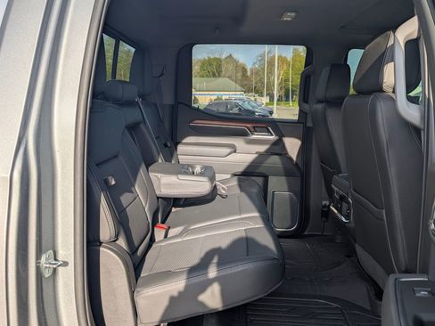 Used 2023 GMC Sierra 1500 Denali w/ Denali Reserve Package AWD/4WD image 34