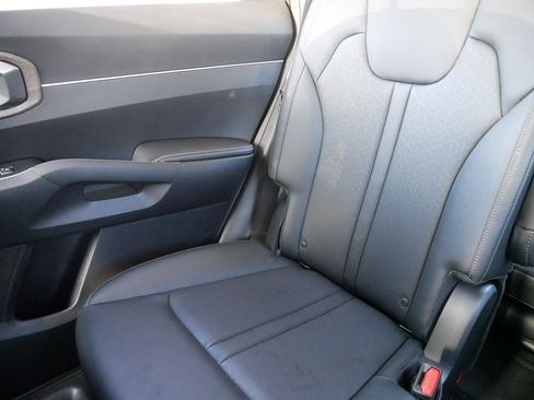 Certified 2023 Kia Sorento X-Line EX image 12